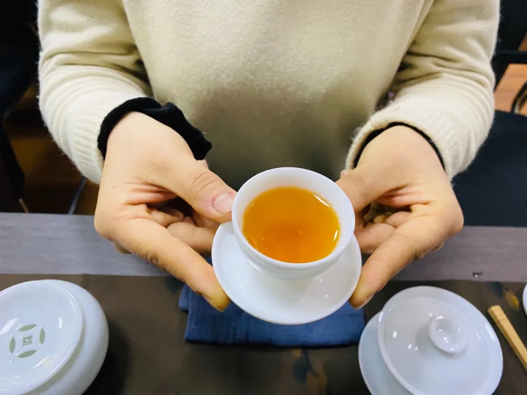 女神節(jié)快樂(lè)！三月花盛，品茗人生。